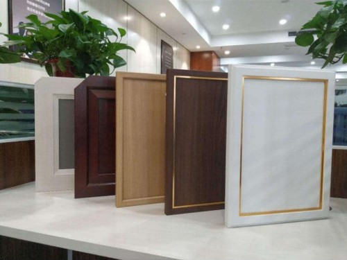 pvc吸塑膜免噴膠先進(jìn)環(huán)保材料健康無(wú)異味